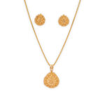 Traditional Gold Teardrop Pendant Set